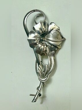 Vintage Walter McKenna Signed MK .925 Sterling Silver Flower Brooch
